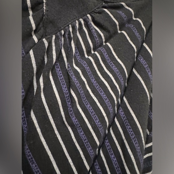 Women's - Volcom Black/Purple/White Diagonal Striped Skater Tank - Small - Picture 4 of 7